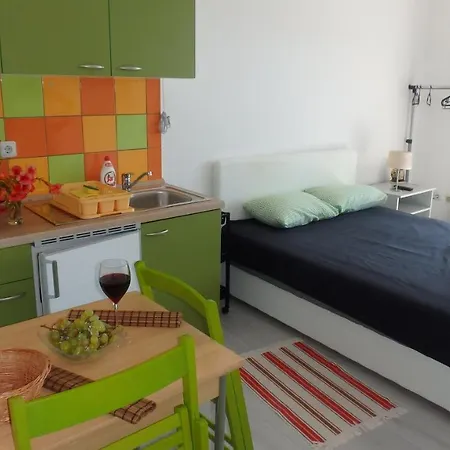 Nena Апартаменты Молунат