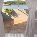 Nena Molunat