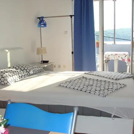 Apartment Nena Molunat